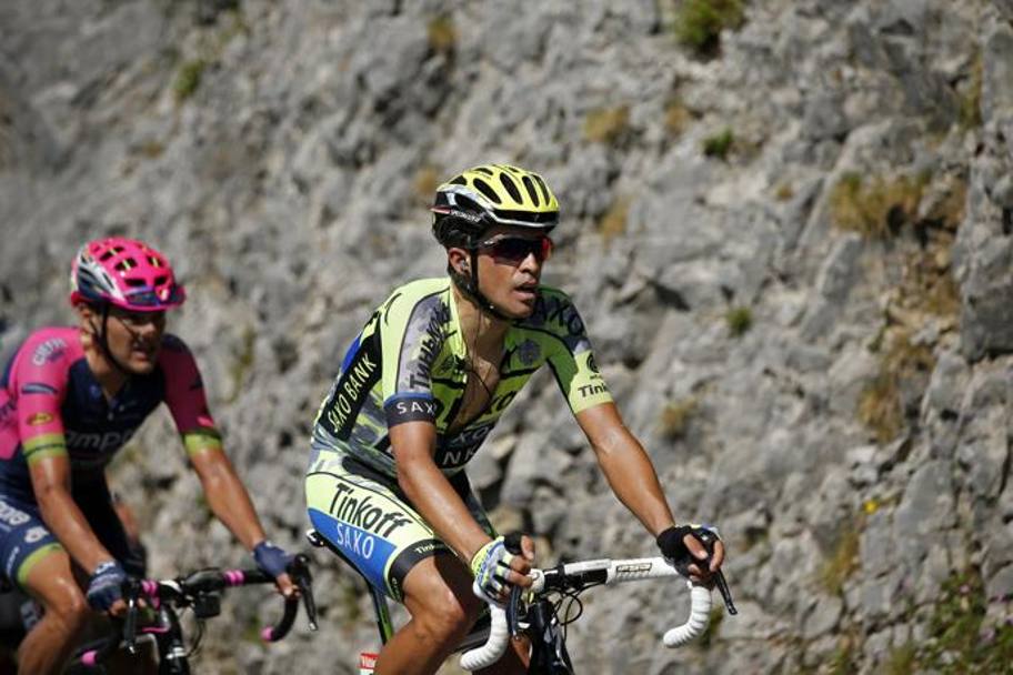 Anche Contador molla a 7 km dal traguaro e arriva con 2&#39;51&#39;&#39; di ritardo. Reuters